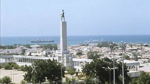 انفجار يستهدف قوة أمنية ونجاة مسؤول في الصومال