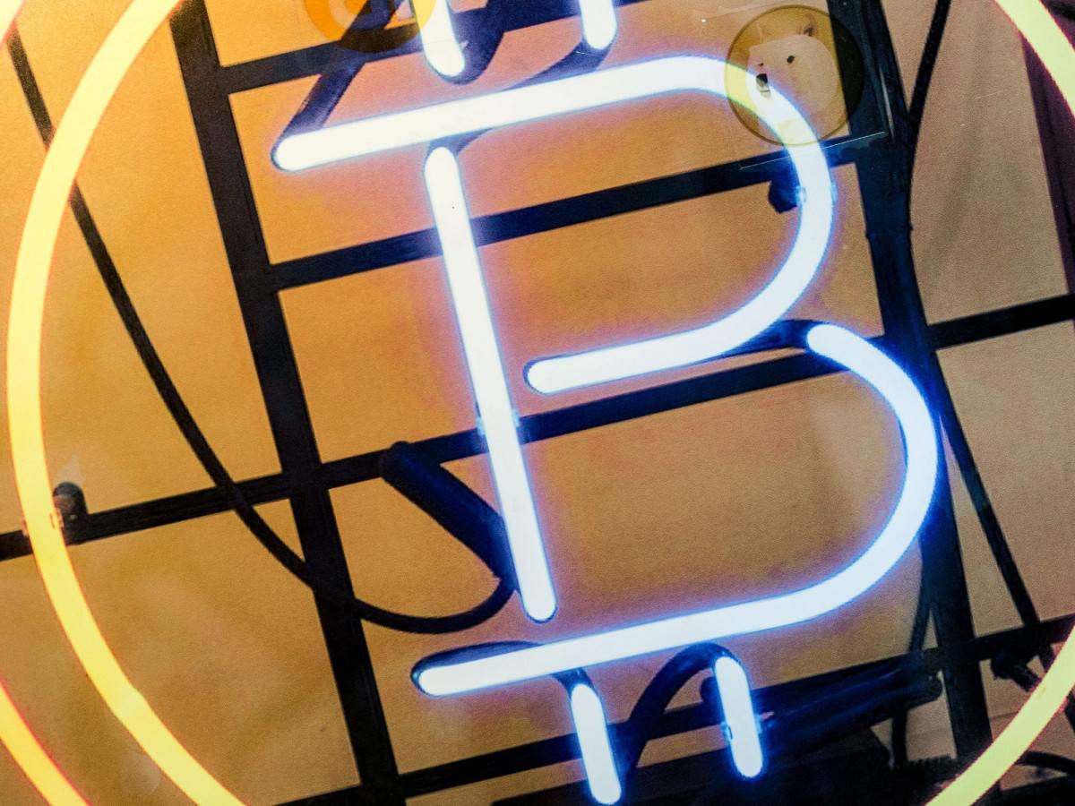 حينما يُقبل الأثرياء على بتكوين ويهجرون الذهب