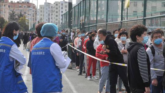 الصين في معركة جديدة مع كورونا في "خوبي" وعزل أكثر من 20 ألف شخص في مراكز صحية