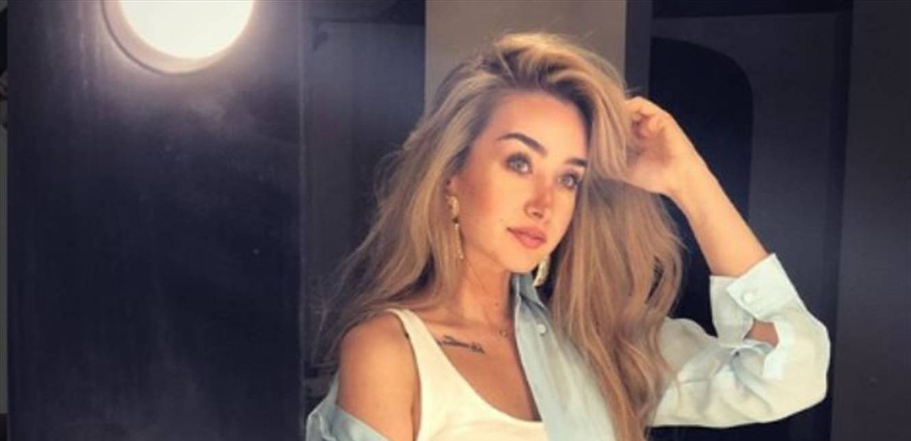 صورة هنا الزاهد في طفولتها.. لم تتغيّر ملامحها