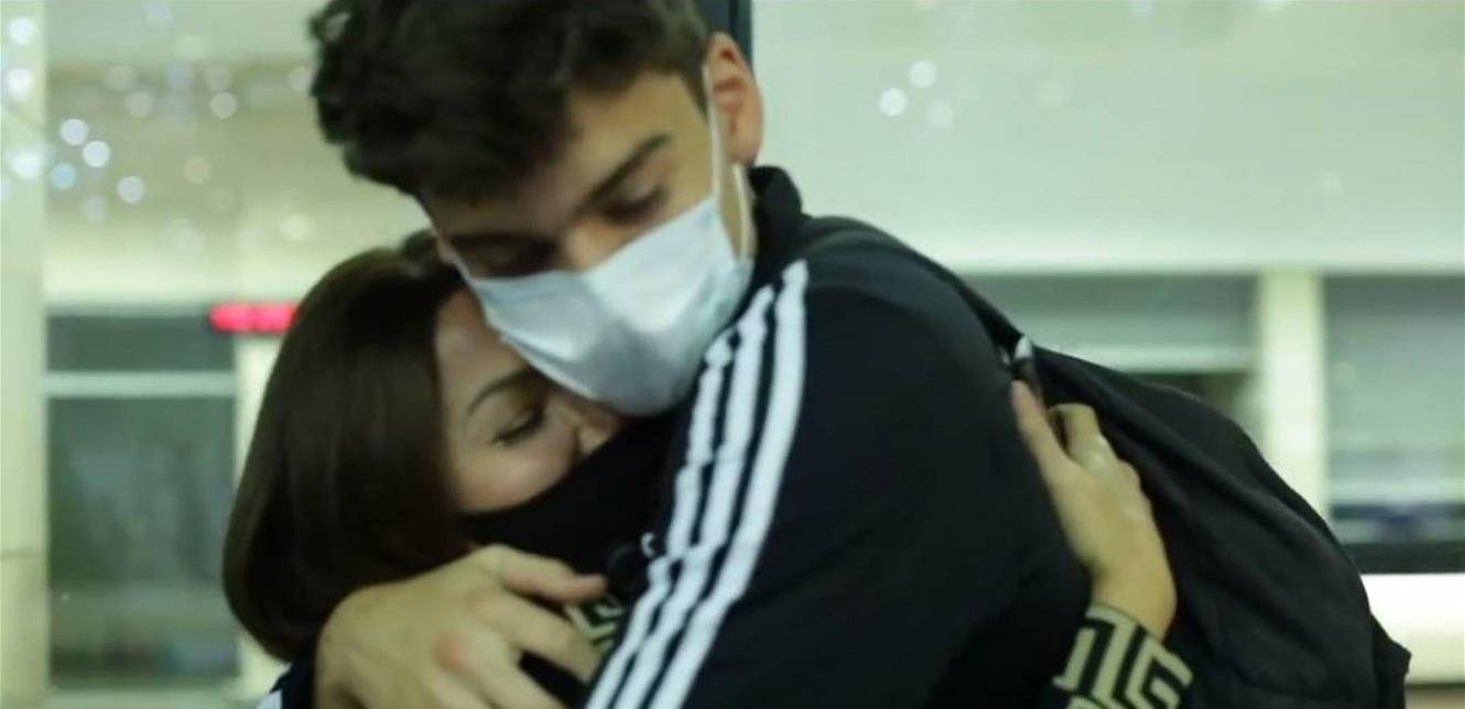 فيديو مؤثر: بعد فراق لأكثر من 5 سنوات ممثلة سورية تلتقي أولادها.. ما علاقة ترامب؟