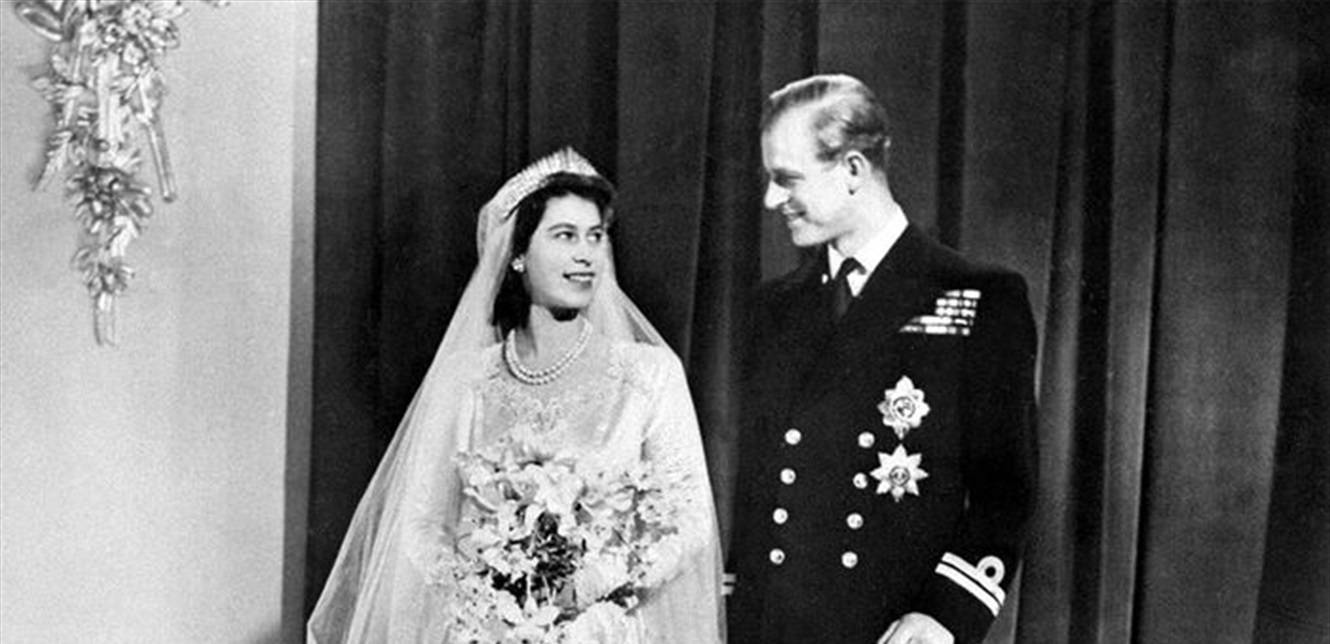 بعد 74 عامًا.. حقائق مفاجئة عن زفاف الملكة إليزابيث الثانية