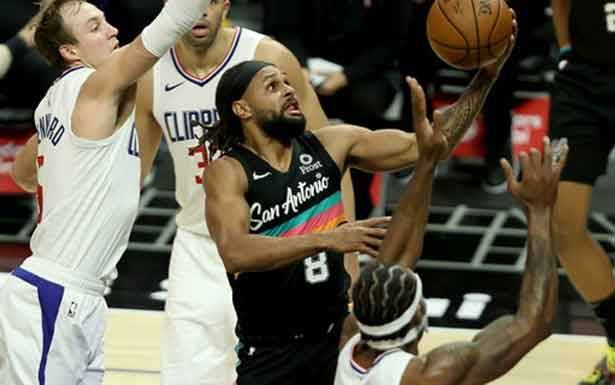 سقوط فيلادلفيا بـ 8 لاعبــيــن أمام دنـــفر (103-115)