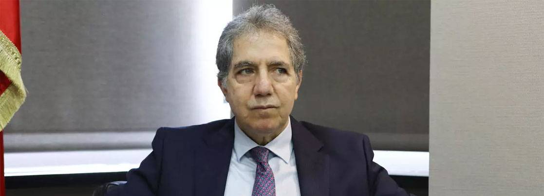 وزني يُوقع اربعة قرارات تمديد المهل