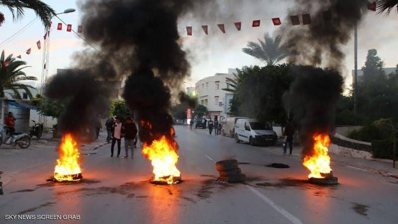 احتجاجات وأعمال شغب في تونس بعد تعرض راعي أغنام للاعتداء