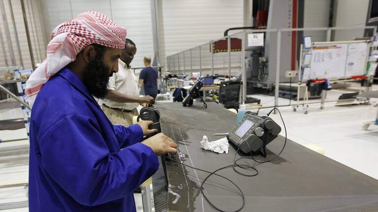 البيان: باحث أردني يخترع جهازا "ينهي مشكلة في حواسيب المستقبل فائقة التردد"
