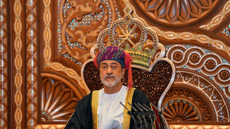 سلطان عمان يقر تعيينات جديدة في وزارة الدفاع