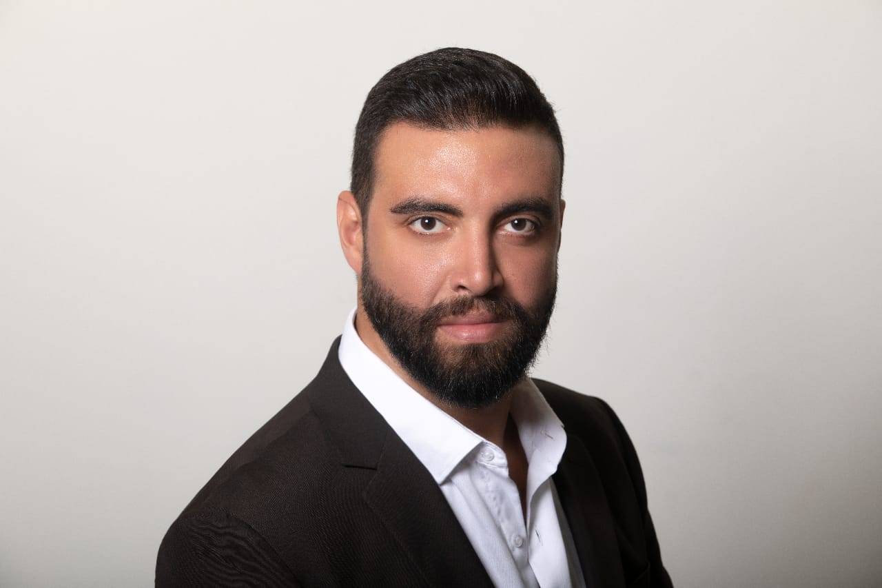 إهداء خاص من الفنَّان رواد خليل والموسيقي مايك غنيمة الى روح الكبير وديع الصَّافي!