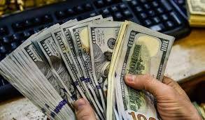 كم بلغ سعرُ دولار السوق السوداء اليوم الإثنين؟
