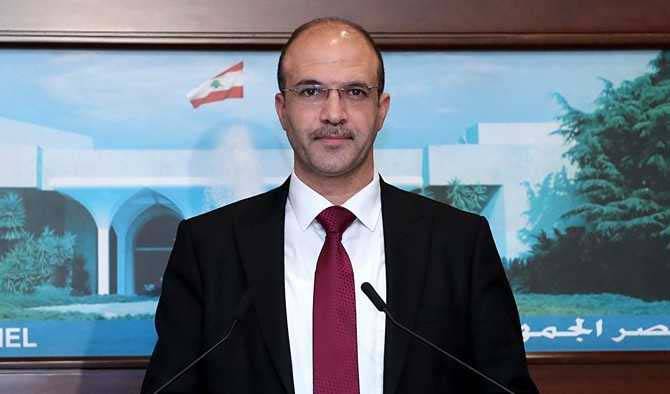 حمد حسن اكد البدء بتوزيع اجهزة التنفس والاوكسيجين
