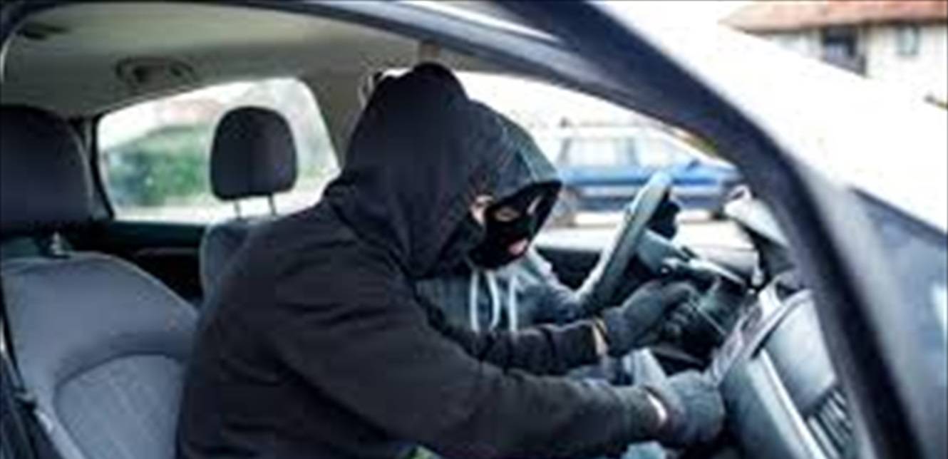 صدفة نادرة.. وجد سيارته المسروقة بعد 17 عاما
