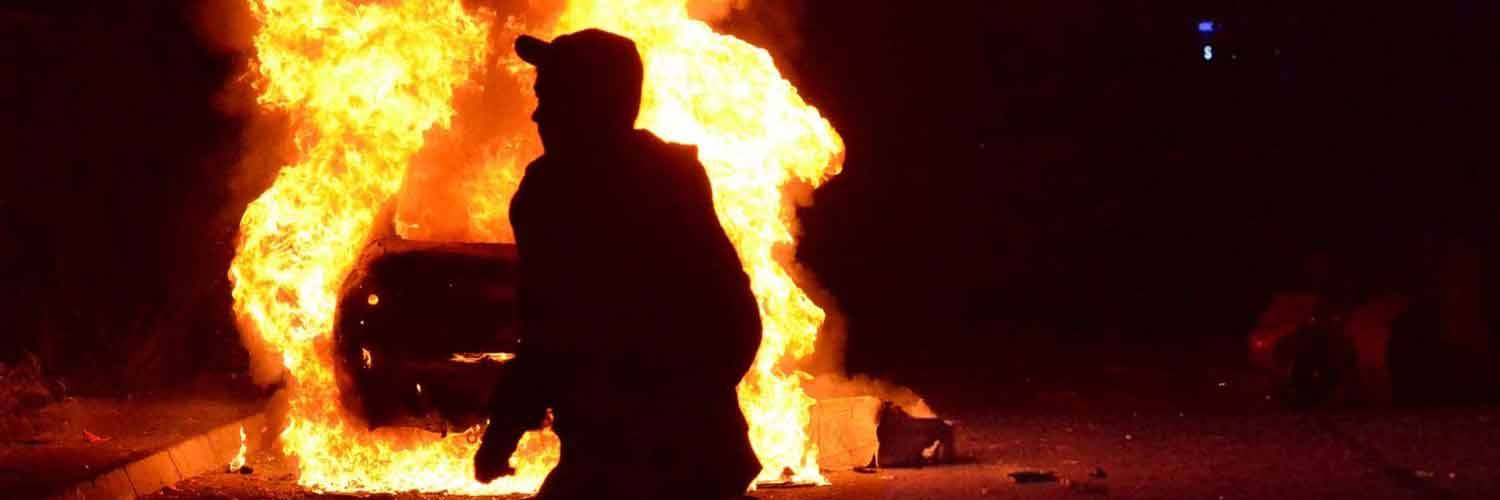 عون والحريري بانتظار المرحلة الثانية من المبادرة الفرنسية .. فهل تبدأ الاسبوع المقبل ؟
رسائل مشتعلة عبر الشارع .. وخصوم الحريري يصعدون لحمله على الاعتذار
خطة التلقيح : اللقاح مجاني للبنانيين والمقيمين ورقابة محلية ودولية