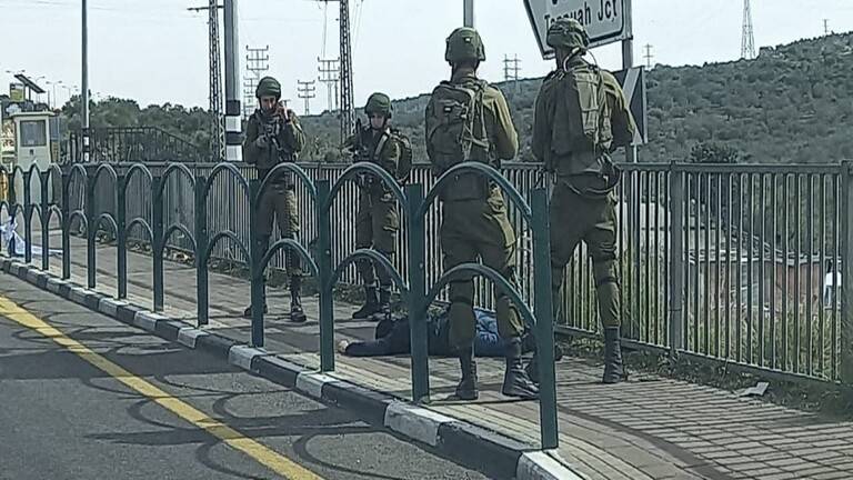 مقتل فلسطيني برصاص قوات الاحتلال بذريعة عملية طعن في شمال الضفة الغربية