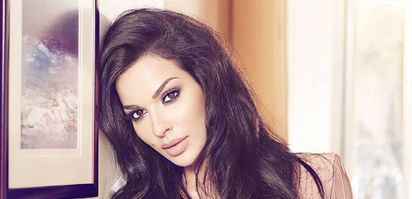 شبيهة جديدة لنادين نسيب نجيم.. تعرفوا إليها (صور)