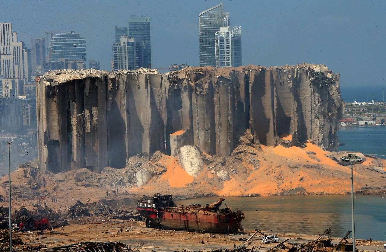 الشيخ بدر الخرافي يقف بجانب الشعب اللبناني كعادته