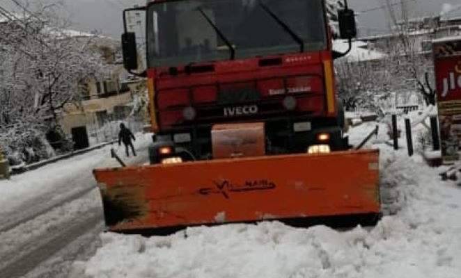 اليكم الطرقات الجبلية المقطوعة بسبب تراكم الثلوج