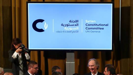 المتحدث باسم هيئة التفاوض السورية يرجح تعليق جلسات اللجنة الدستورية بجنيف