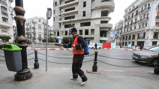 الجزائر: تمديد قيود كورونا في 19 ولاية