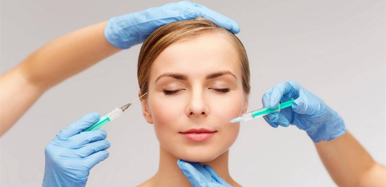 اشتهرت لسنوات بجمالها... التجميل يشوّه وجه نجمة عالمية! (فيديو)