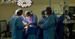 رجل يفاجئ الأطباء بعد تحوّل جلده إلى اللون الأصفر!