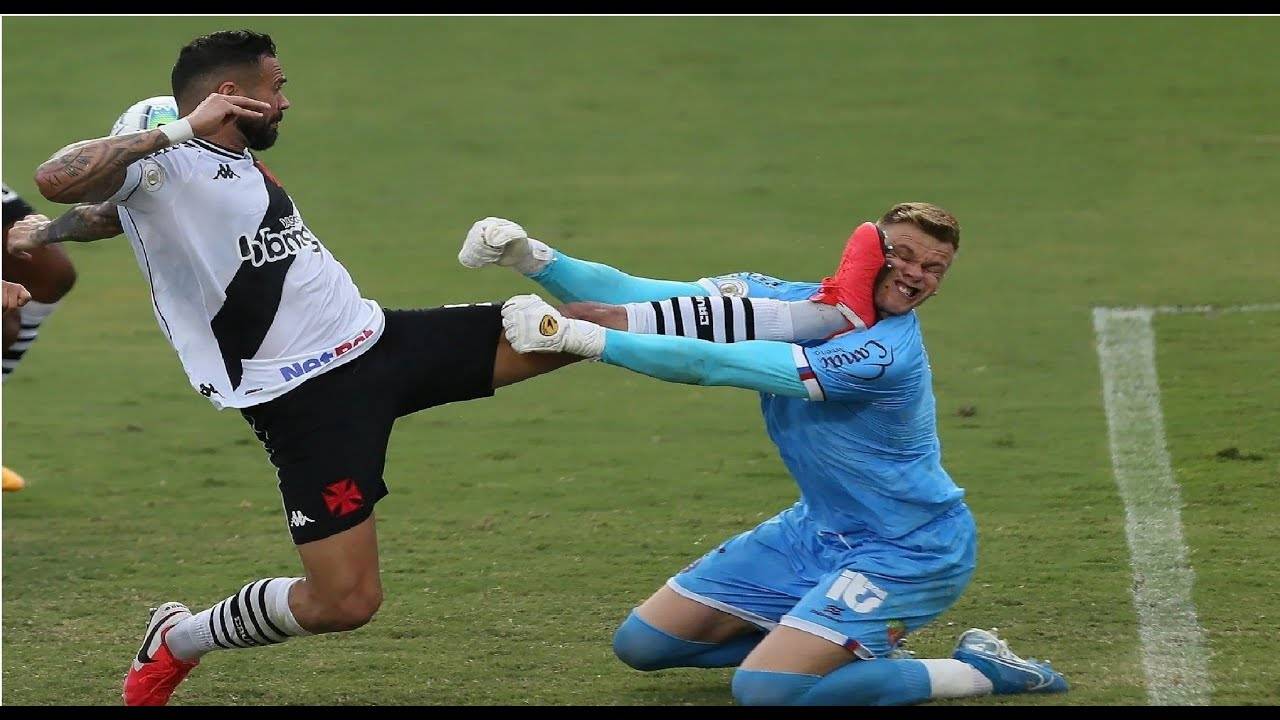 إصابة مروعة لحارس مرمى في الدوري البرازيلي