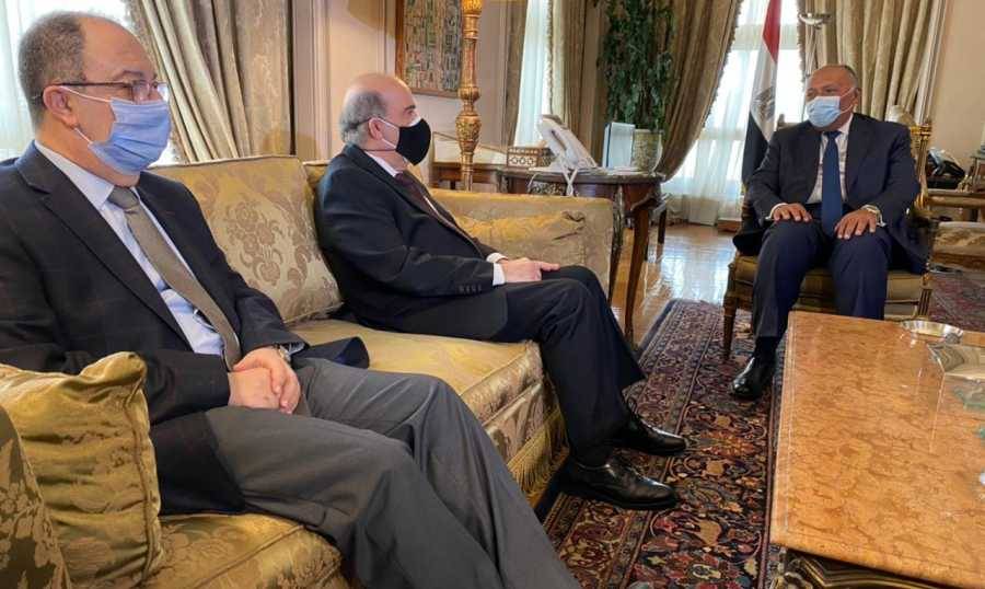 وهبة يلتقي نظيره المصري وابو الغيط... وهذا ما تم بحثه