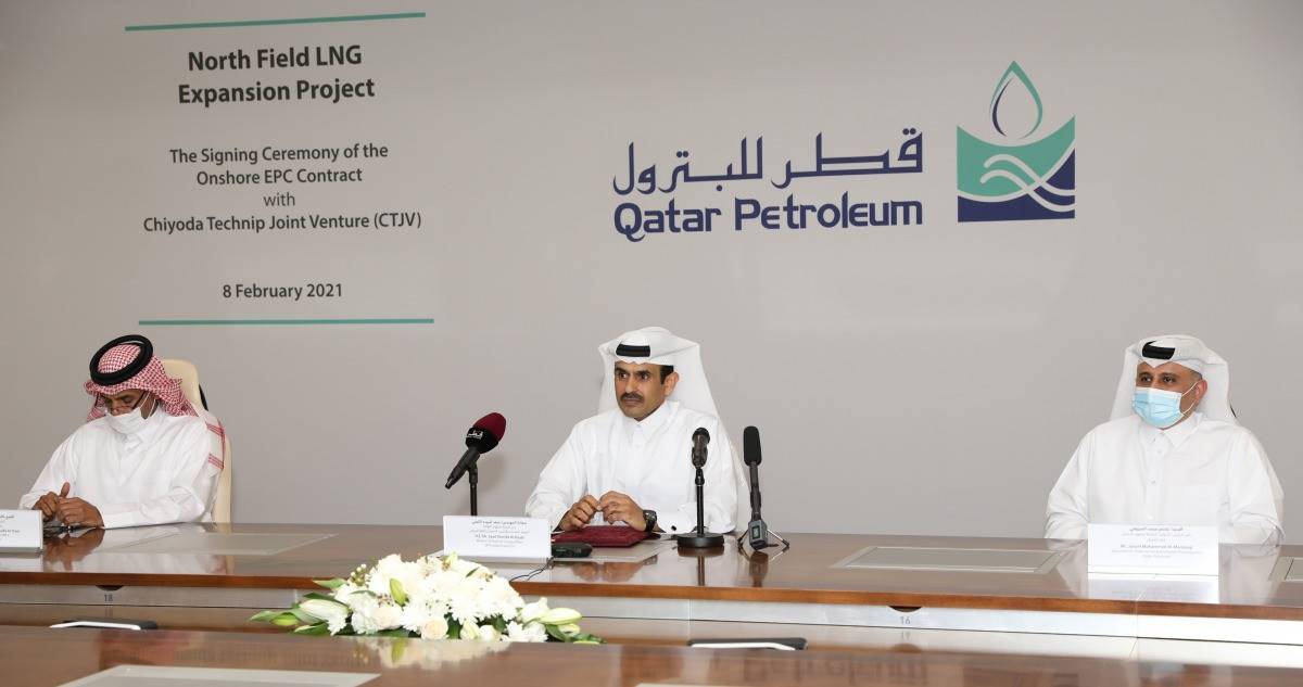 قطر للبترول تبدأ تشييد أكبر مشروع للغاز الطبيعي المسال في العالم