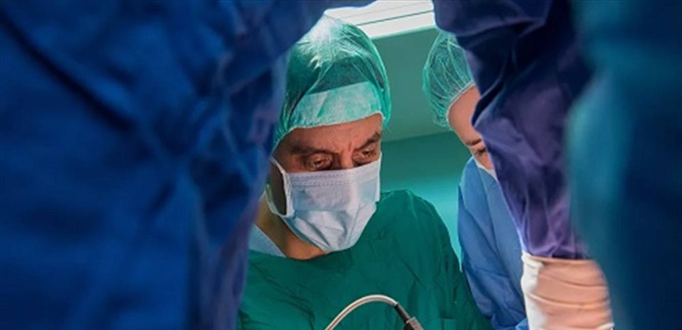 معجزة طبية... نجاح عملية زراعة وجه ويدين لشاب تعرض لحادث سير مروع (صور)