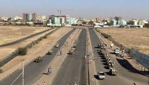 الجيش السوداني يغلق الشوارع المؤدية الى محيط قيادته تزامنا مع إعلان تشكيل وزاري مرتقب