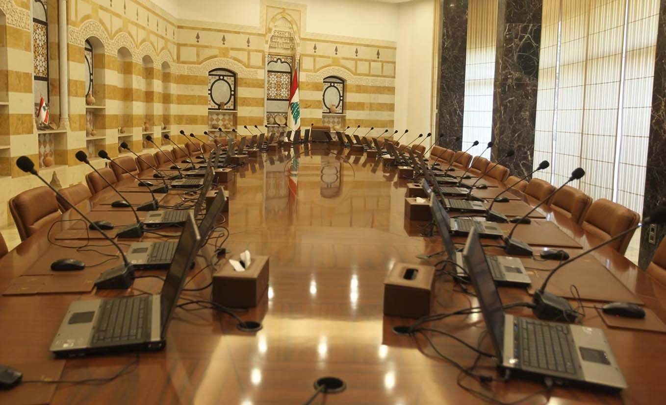 إتصالات فرنسيّة مُتجدّدة لإزالــــــة العراقيل أمام تشكـيـل الحُكومة