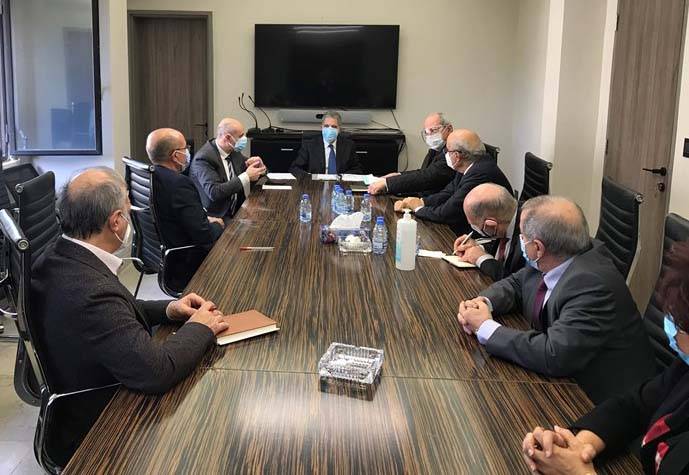 الـمهن الــحرّة وجمعية التجّار توافقوا مــــع وزنــي عــــلى زيـــادة الكلفة 9% على الـمواطن