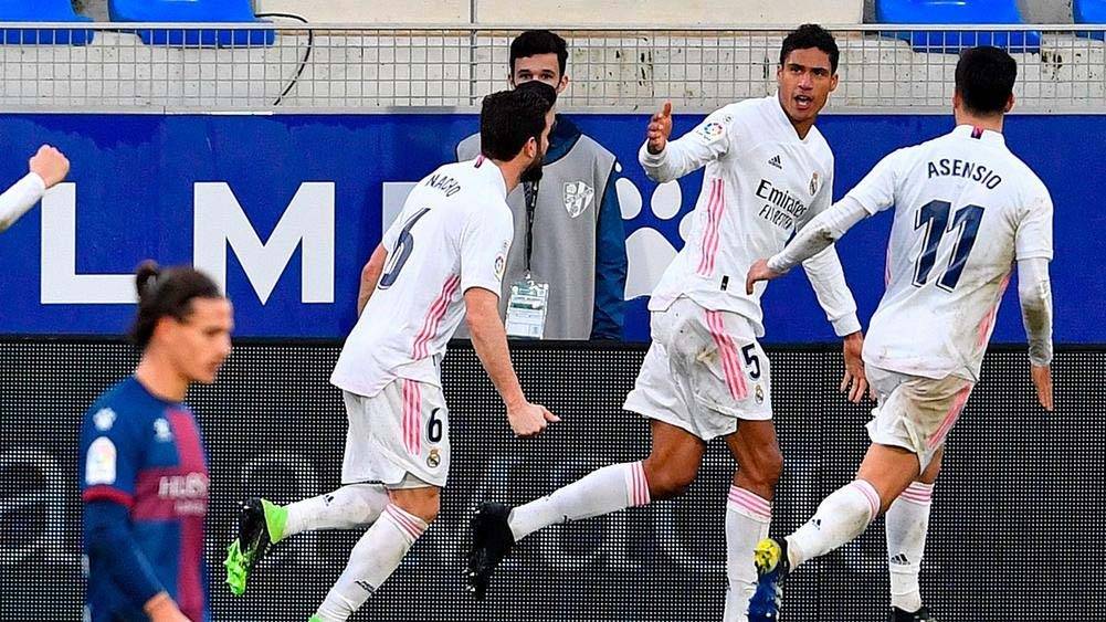 البطولات الأوروبية المحلية في كرة القدم : فاران يسجل هدفين ويقود ريال مدريد الى الفوز على هويسكا