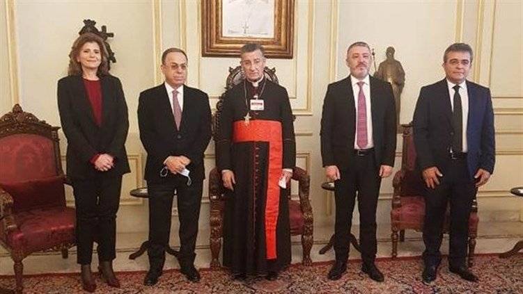 وفد من 