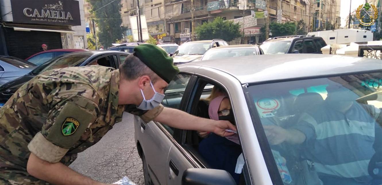 الجيش يوزّع 5000 كمامة على المدنيين