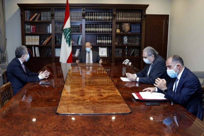 عون عرض مراحل بدء التدقيق المالي الجنائي مع وزني
