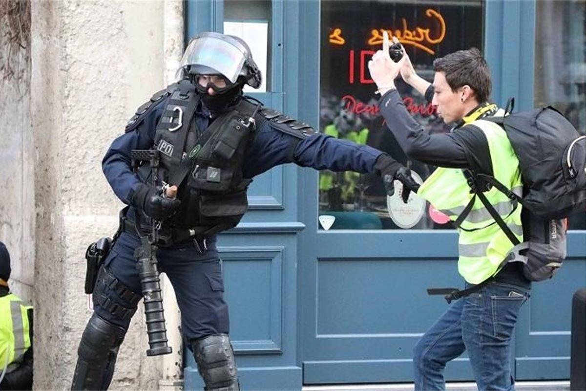 عصابات المراهقين تتحول إلى مشكلة خطيرة لفرنسا