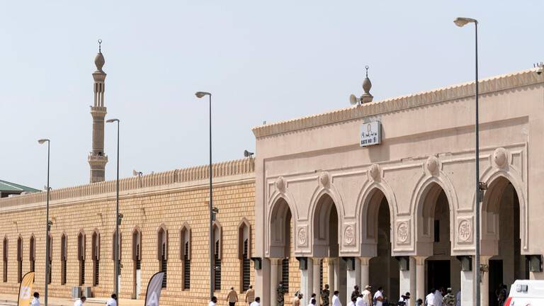 إغلاق 10 مساجد في السعودية بعد تفشي الإصابات بكورونا
