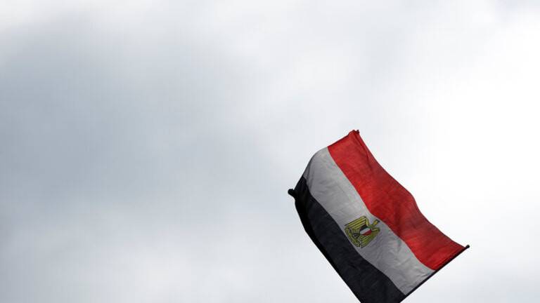 مصر تعطي الضوء الأخضر لتجنيس عدد من مواطنيها بجنسيات أخرى