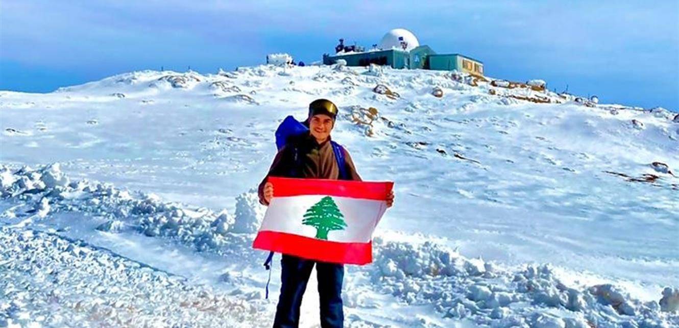 رَفَع علم لبنان على قمة جبل الشيخ.. إليكم قصة أيوب حاطوم