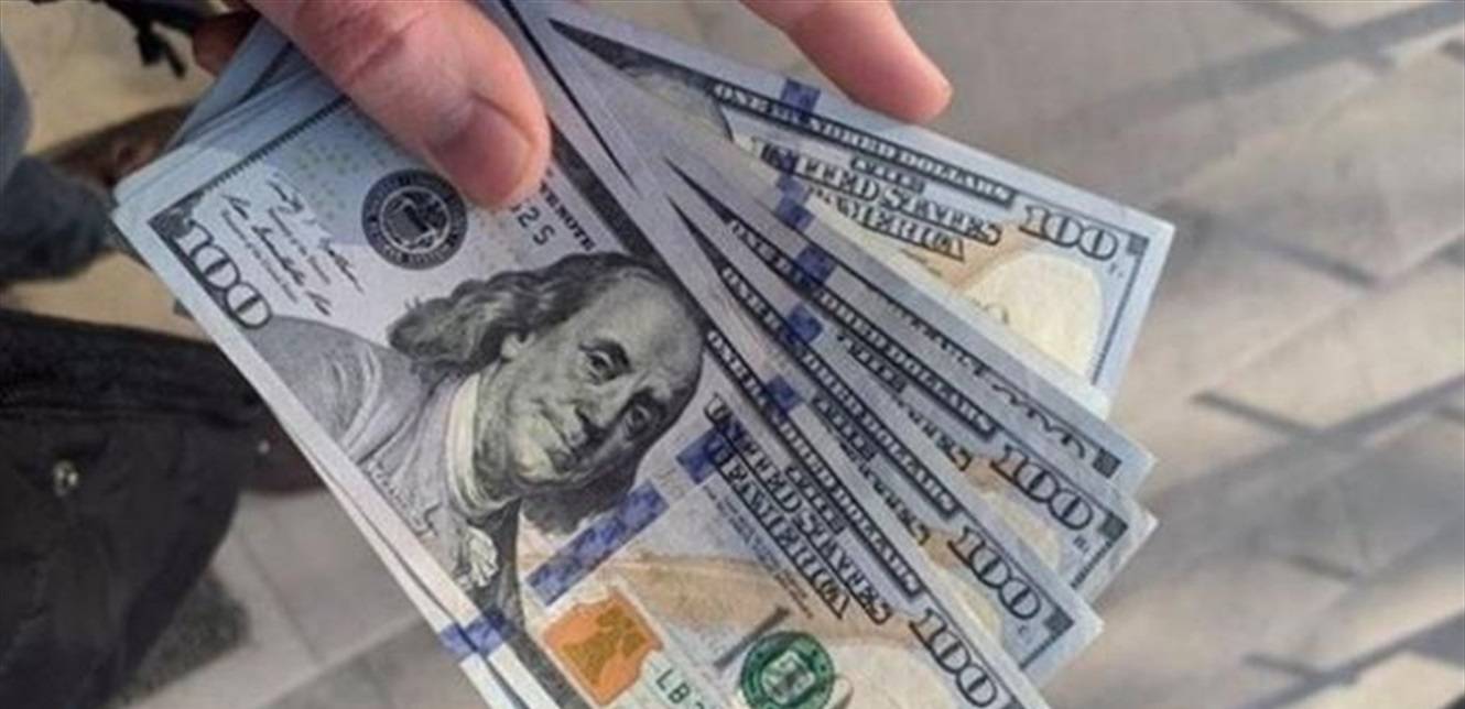 هكذا افتتح الدولار في السوق الموازية