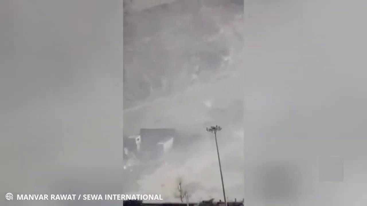 فيديو جديد يظهر لحظة انهيار كتلة جليدية ضخمة قتلت عشرات الهنود