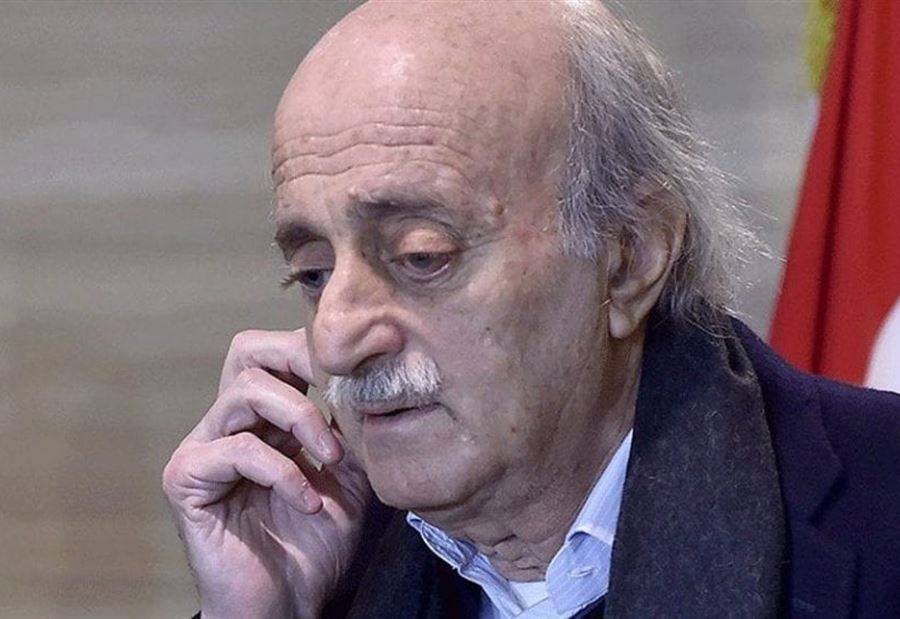جنبلاط: أنا الى جانب الحريري