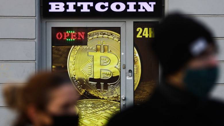 بيتكوين تقترب من 50 ألف دولار لأول مرة في تاريخها