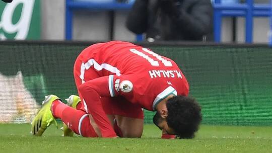 محمد صلاح يسجل هدفا رائعا في شباك ليستر بعد تمريرة برازيلية ساحرة بالكعب