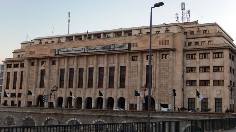 تبون سيحل البرلمان الجزائري في غضون أيام ويدعو لانتخابات تشريعية مبكرة