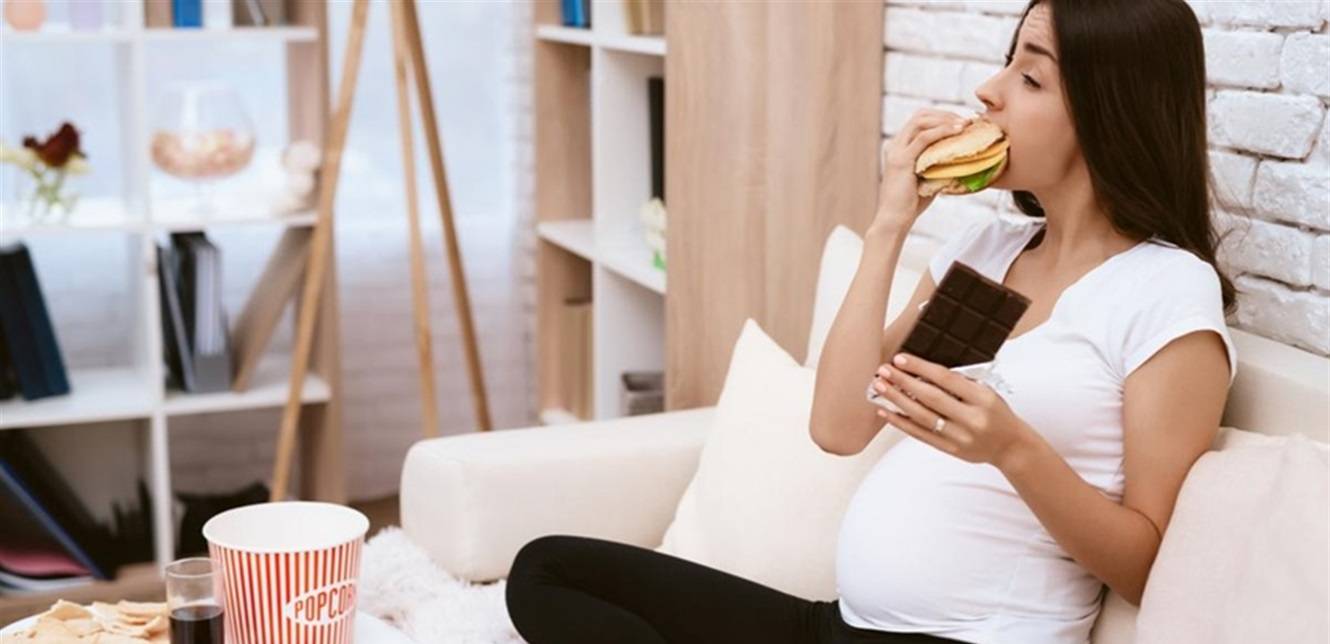 للحامل.. التغذية غير الصحية تعرّضك للإصابة بسكري الحمل