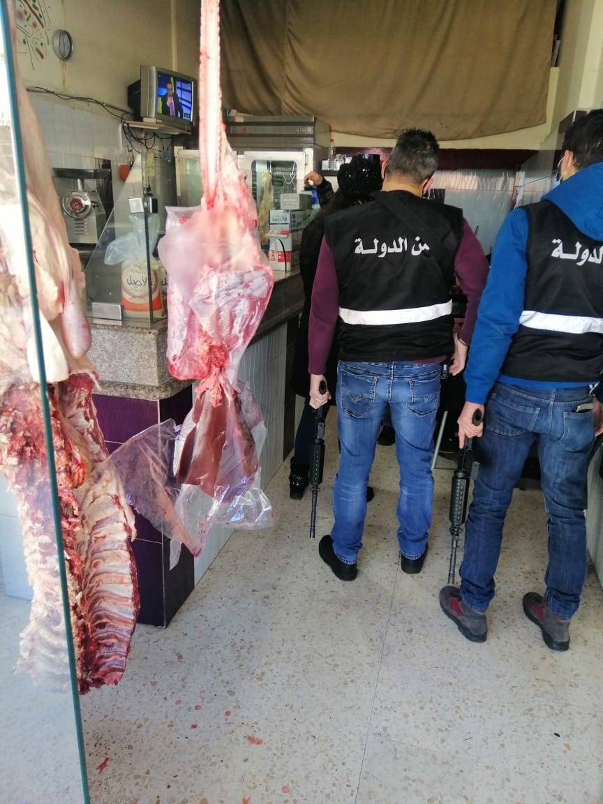 مراقبو حماية المستهلك جالوا بمؤازرة امنية على ملاحم في الدريب عكار