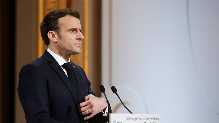 ماكرون يدعو للحوار مع روسيا وبناء 