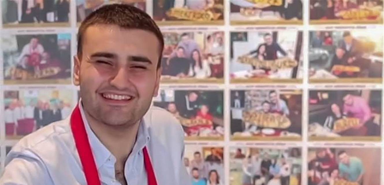 بعد الأنباء عن إغلاق مطعمه بدبي.. مفاجأة كبيرة من الشيف بوراك! (فيديو وصورة)