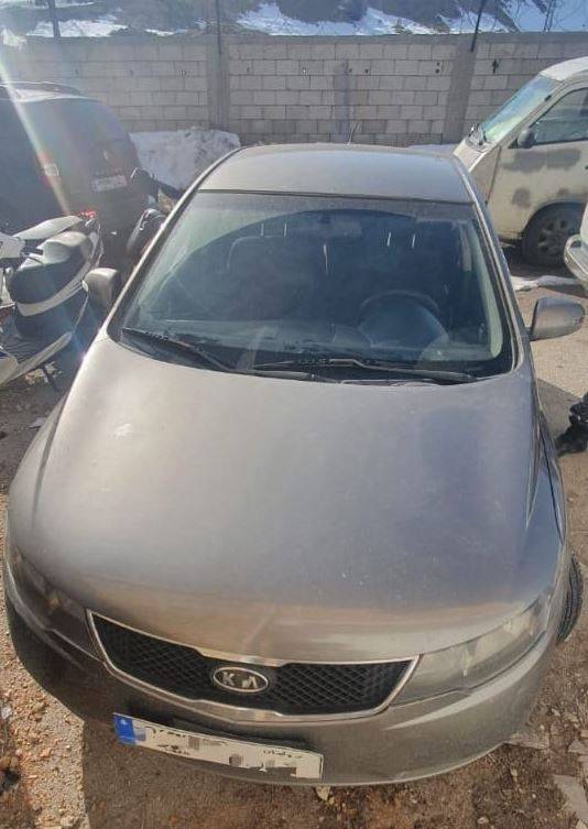توقيف شخصين داخل سيارة مسروقة